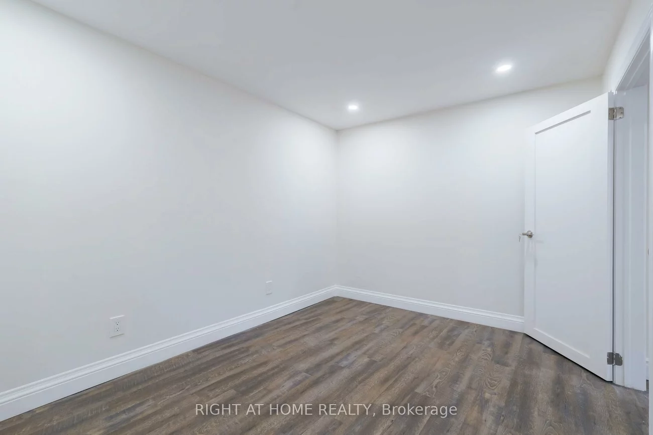 2668, Hollington, Sheridan, Mississauga