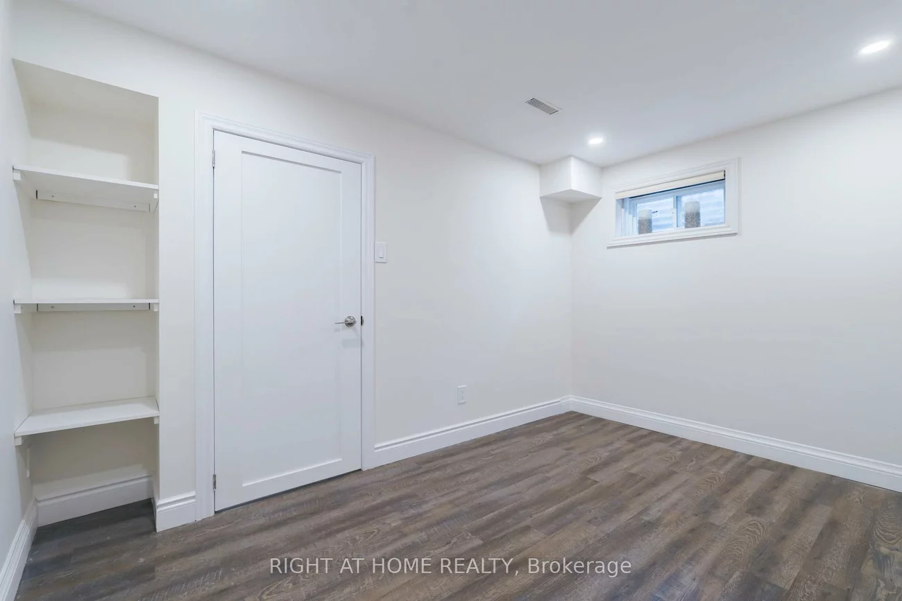 2668, Hollington, Sheridan, Mississauga