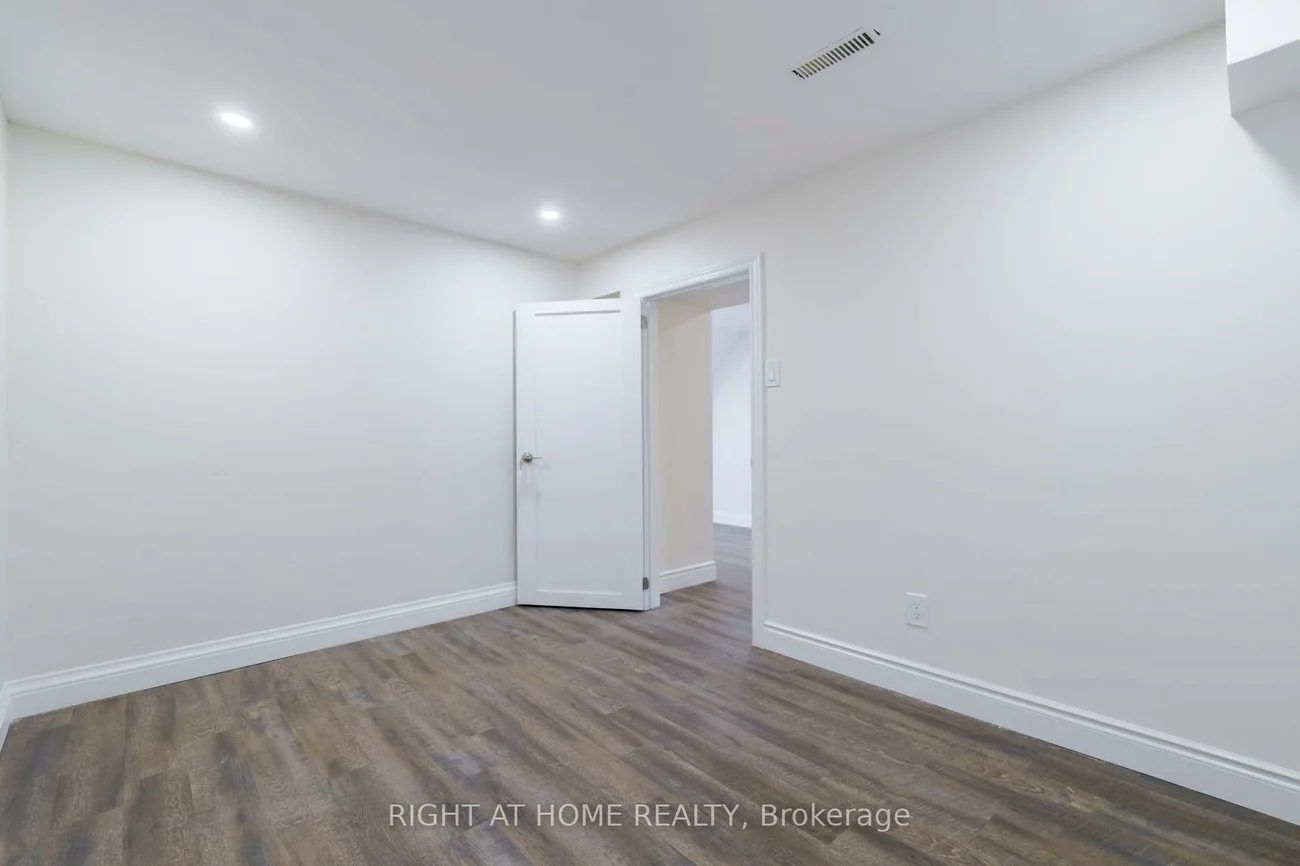 2668, Hollington, Sheridan, Mississauga