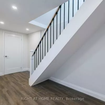 2668, Hollington, Sheridan, Mississauga