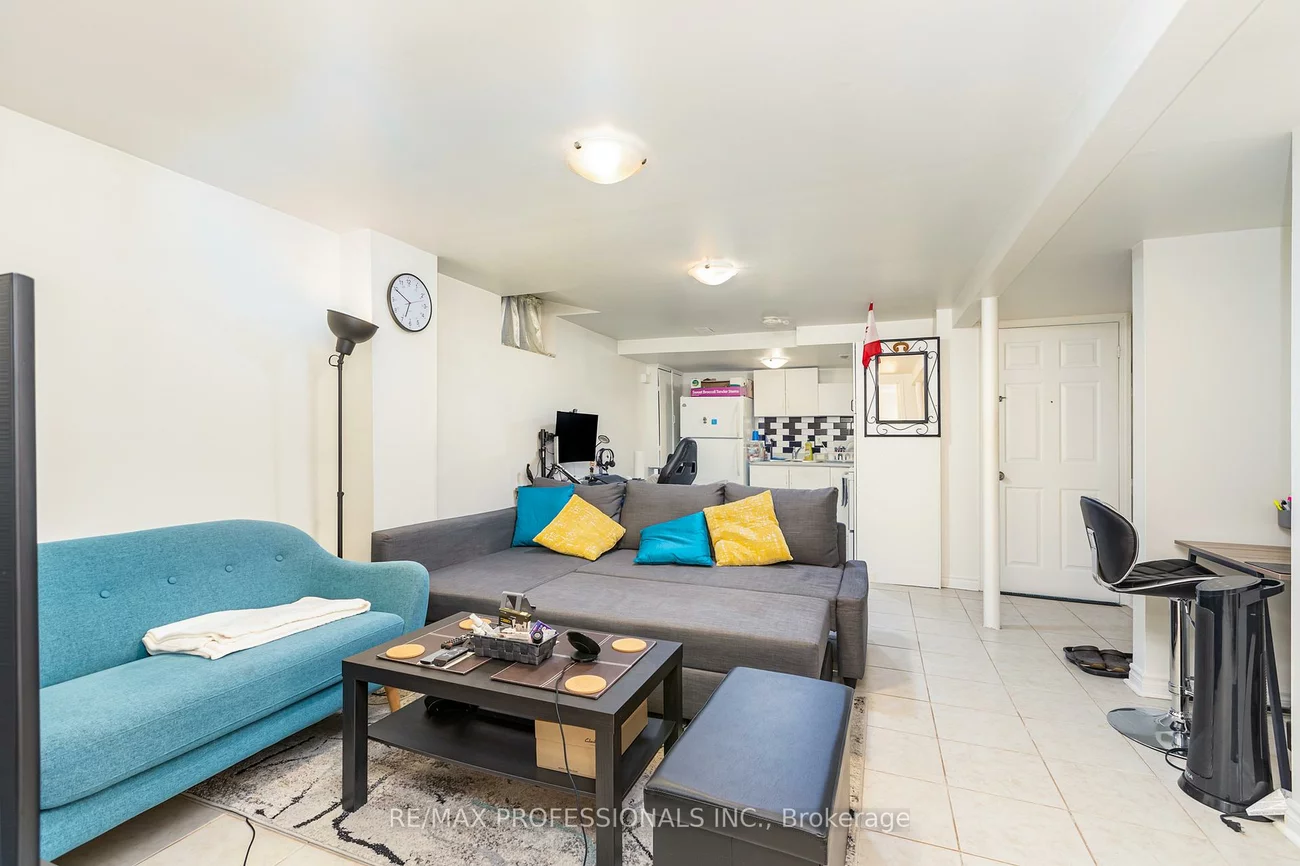 5214, Springbok, Hurontario, Mississauga