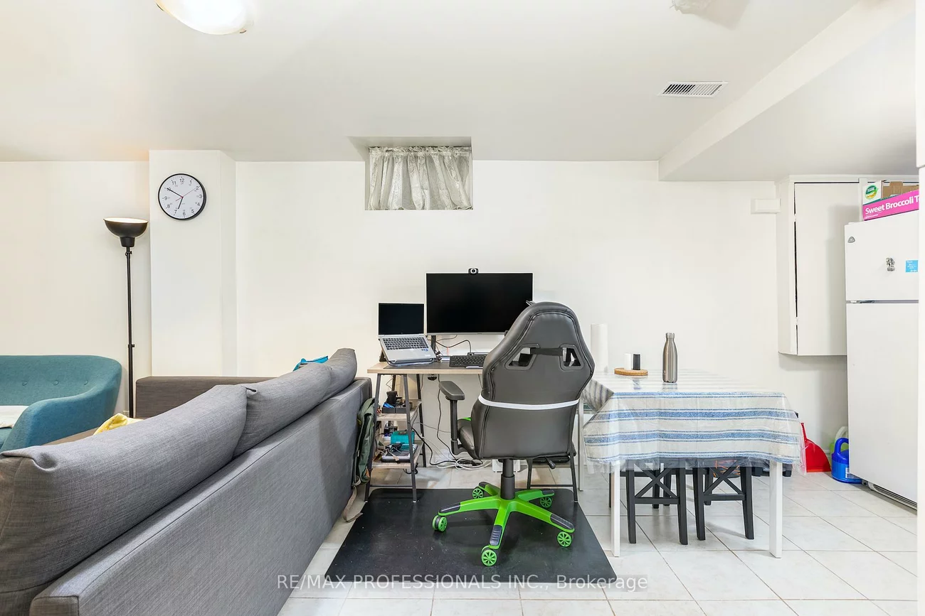 5214, Springbok, Hurontario, Mississauga