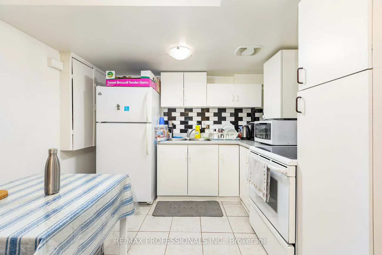 5214, Springbok, Hurontario, Mississauga