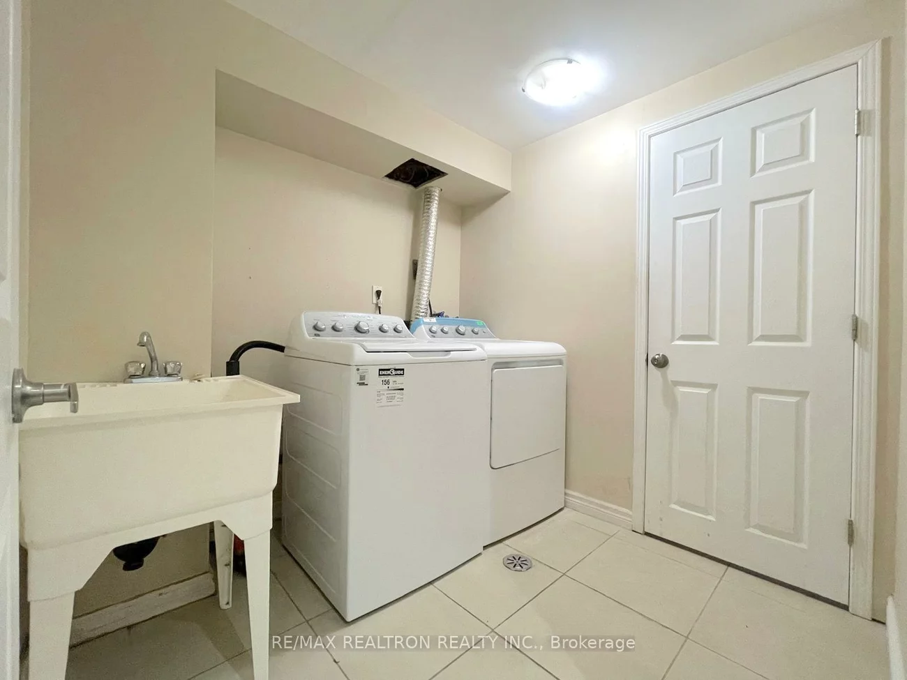 365, Mississauga Vly, Mississauga Valleys, Mississauga