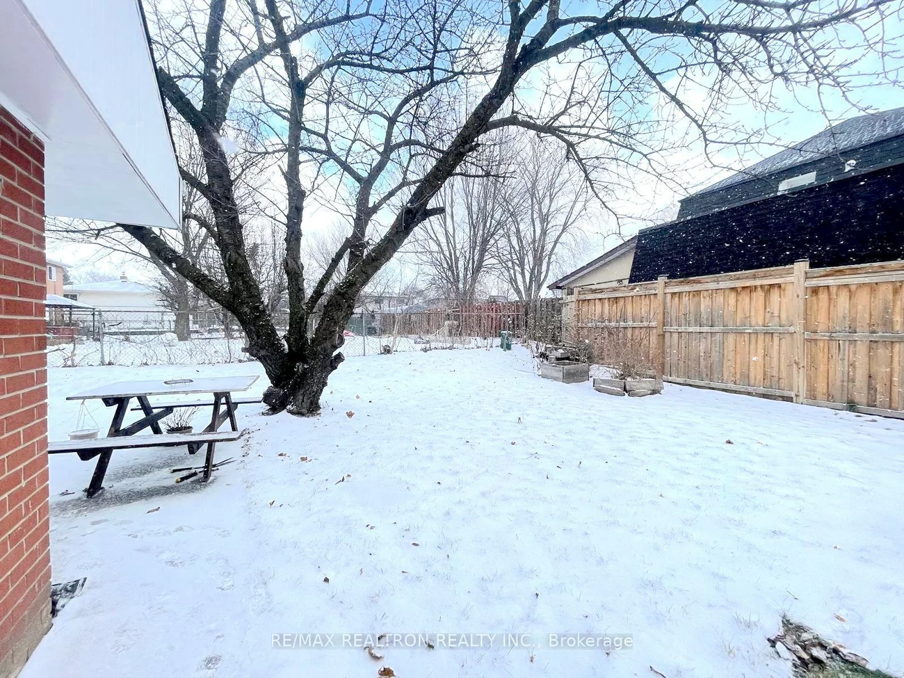 365, Mississauga Vly, Mississauga Valleys, Mississauga