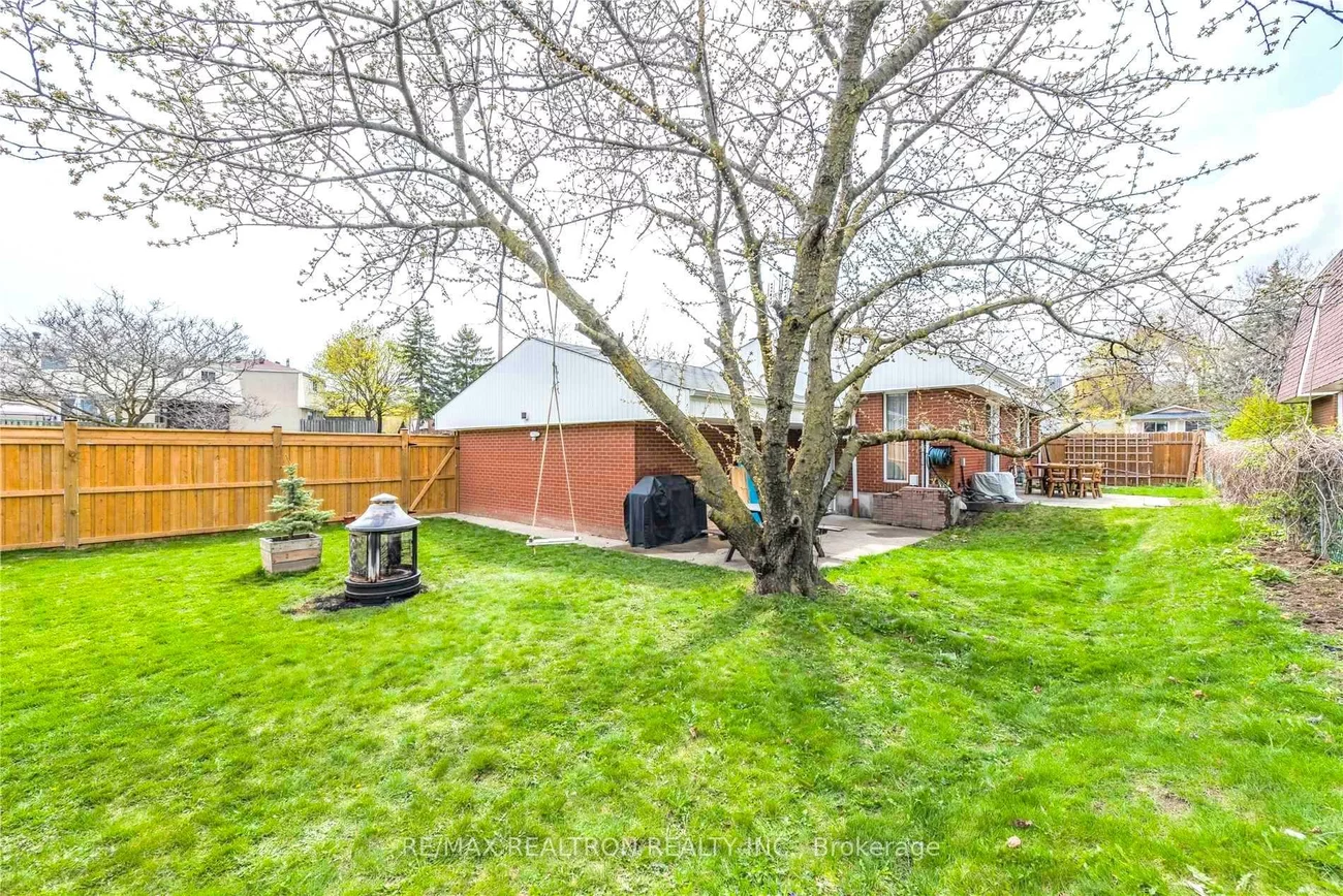 365, Mississauga Vly, Mississauga Valleys, Mississauga