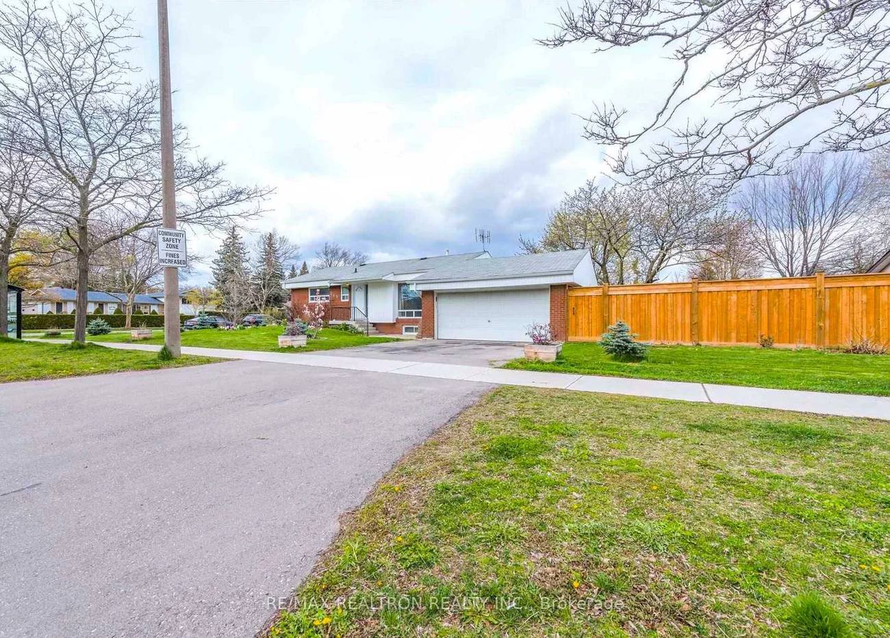 365, Mississauga Vly, Mississauga Valleys, Mississauga