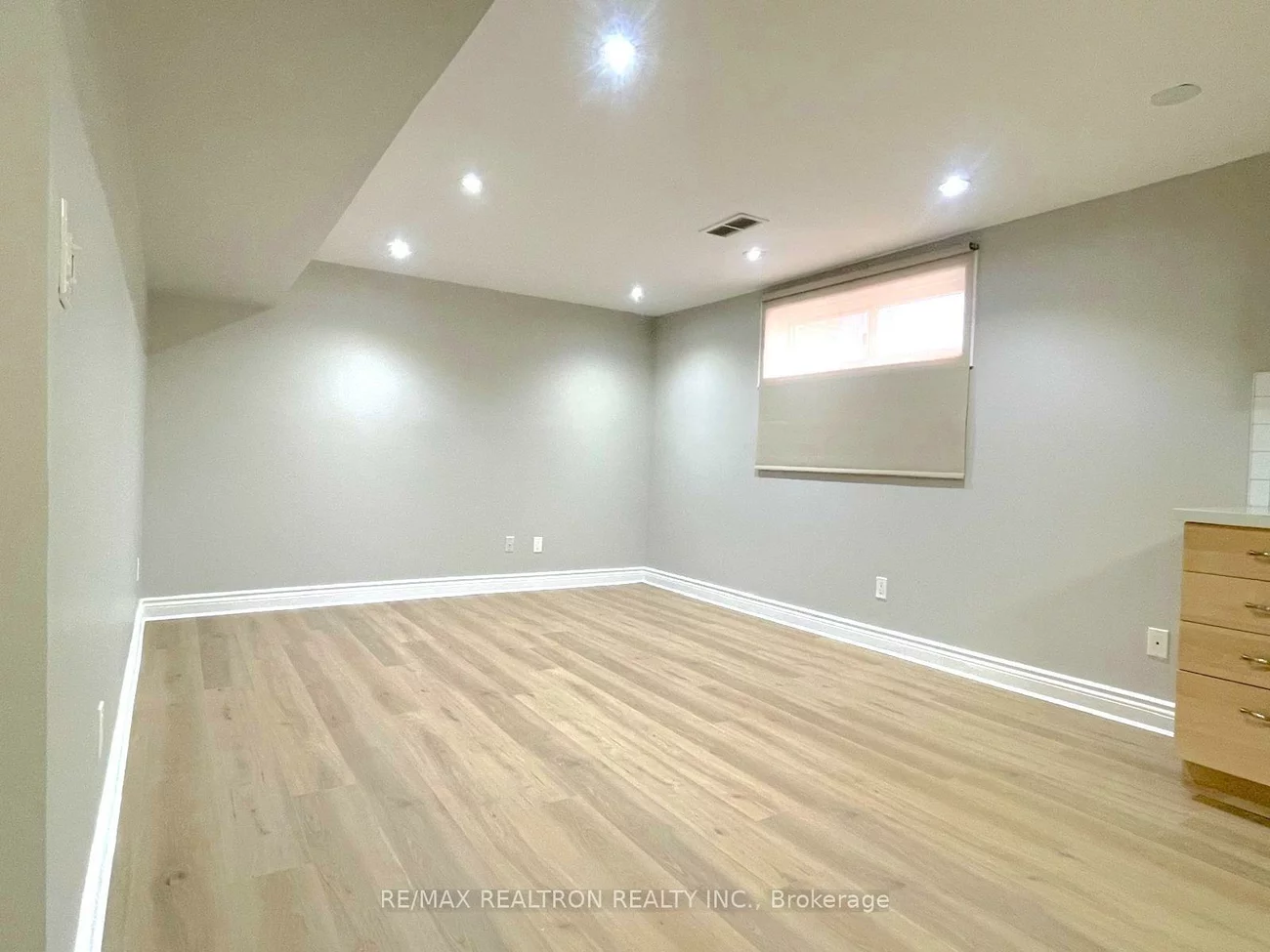 365, Mississauga Vly, Mississauga Valleys, Mississauga