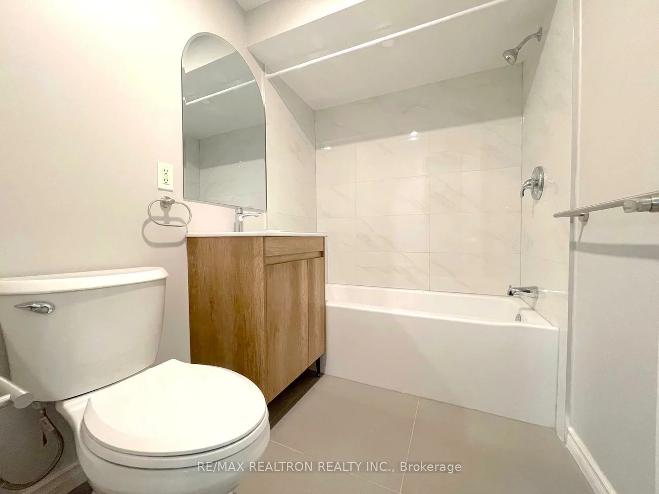 365, Mississauga Vly, Mississauga Valleys, Mississauga