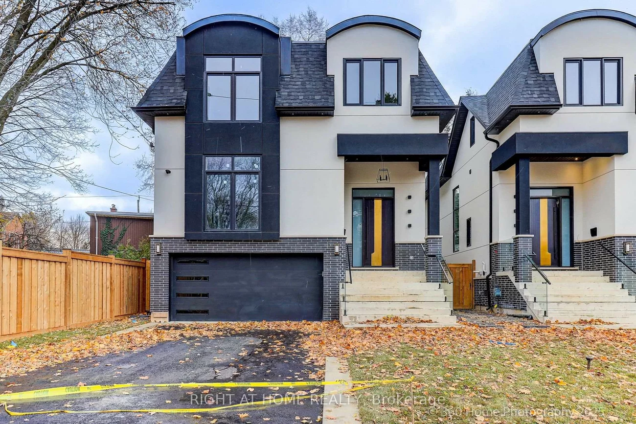 28, PINE, Port Credit, Mississauga