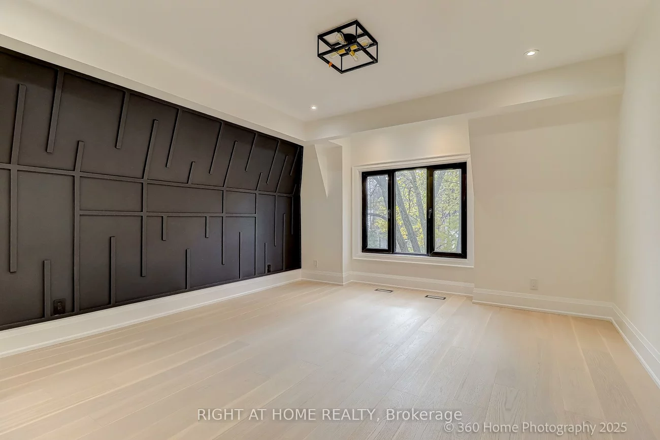 28, PINE, Port Credit, Mississauga