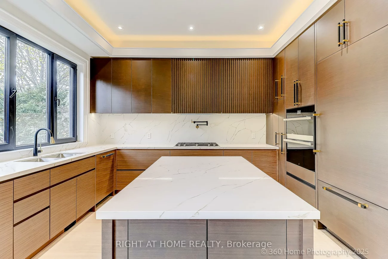 28, PINE, Port Credit, Mississauga