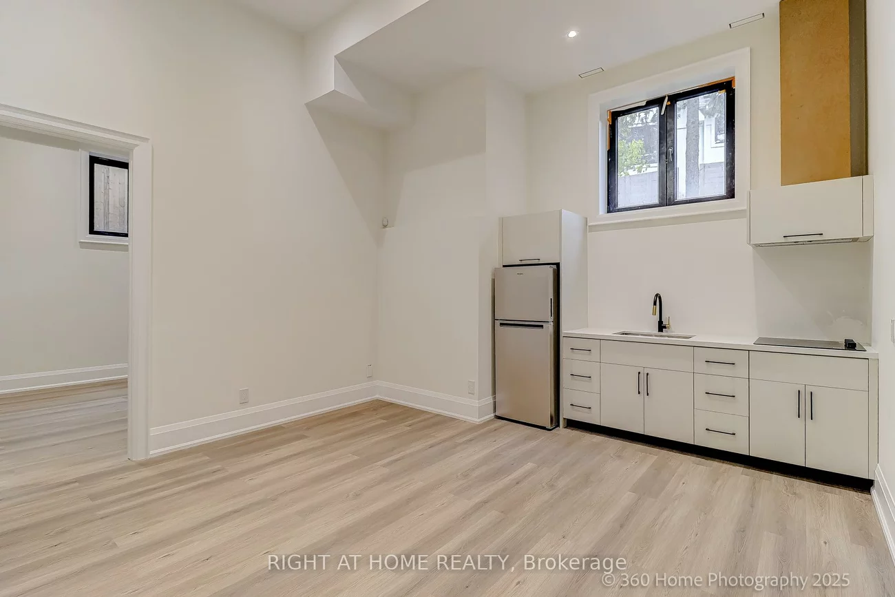 28, PINE, Port Credit, Mississauga