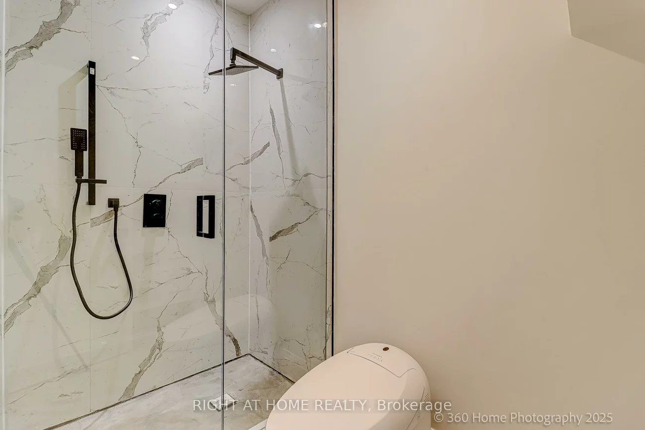 28, PINE, Port Credit, Mississauga