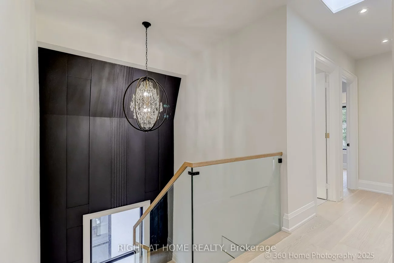 28, PINE, Port Credit, Mississauga