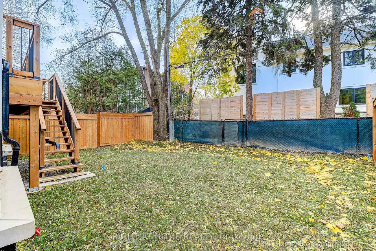 28, PINE, Port Credit, Mississauga