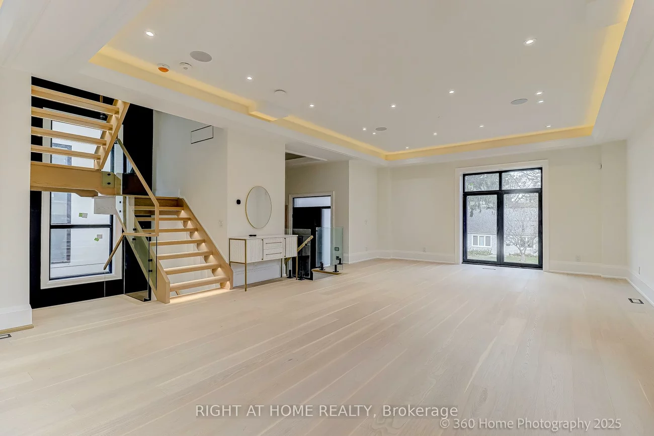 28, PINE, Port Credit, Mississauga