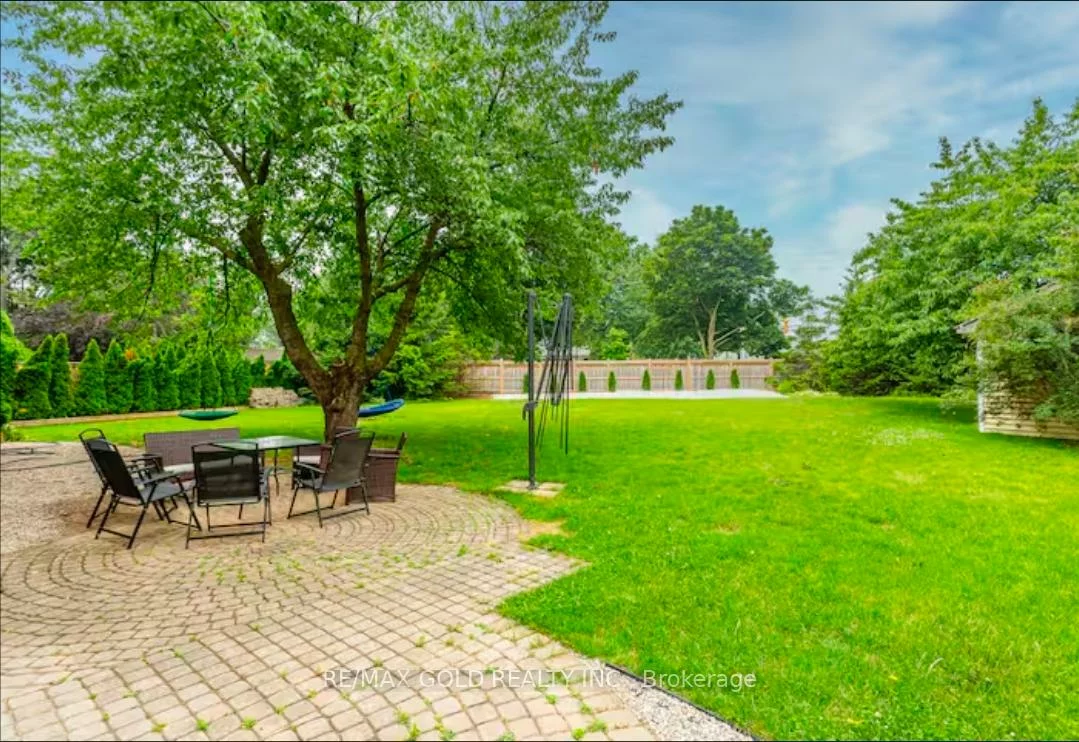 1749, Wembury, Lorne Park, Mississauga