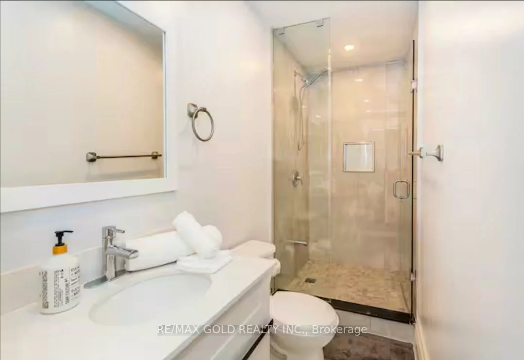 1749, Wembury, Lorne Park, Mississauga