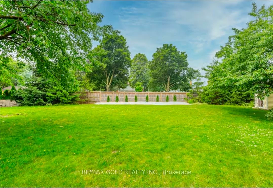 1749, Wembury, Lorne Park, Mississauga