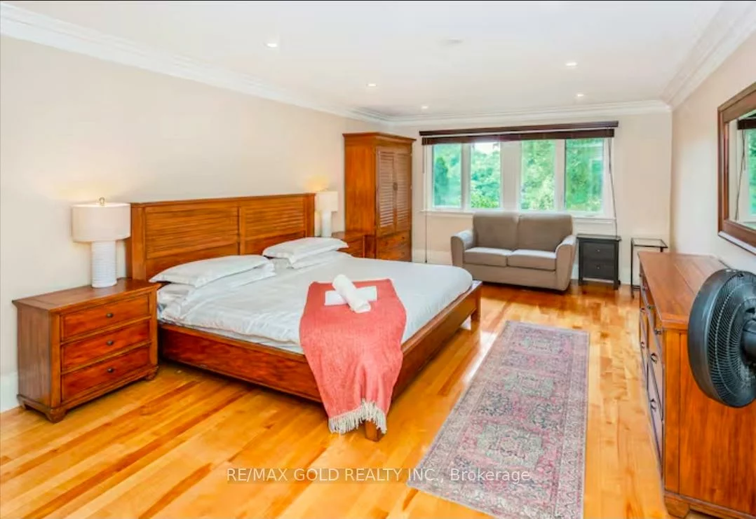 1749, Wembury, Lorne Park, Mississauga