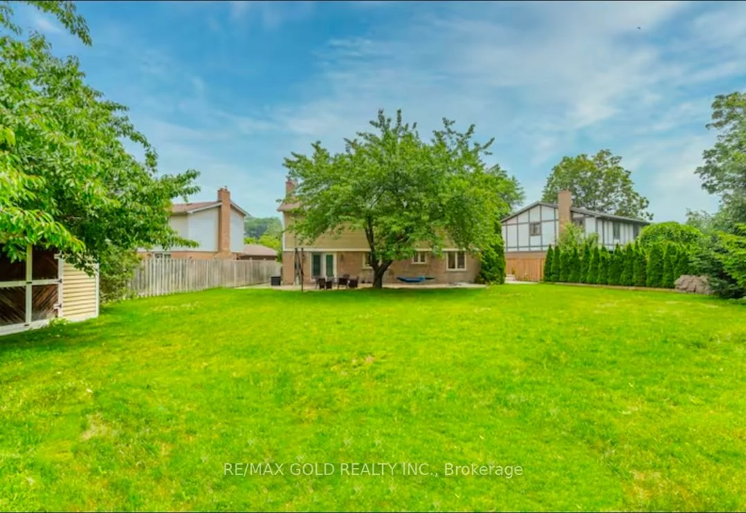 1749, Wembury, Lorne Park, Mississauga