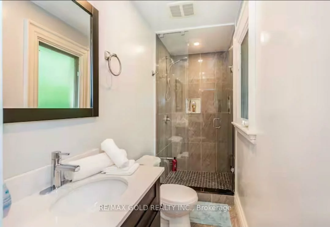 1749, Wembury, Lorne Park, Mississauga