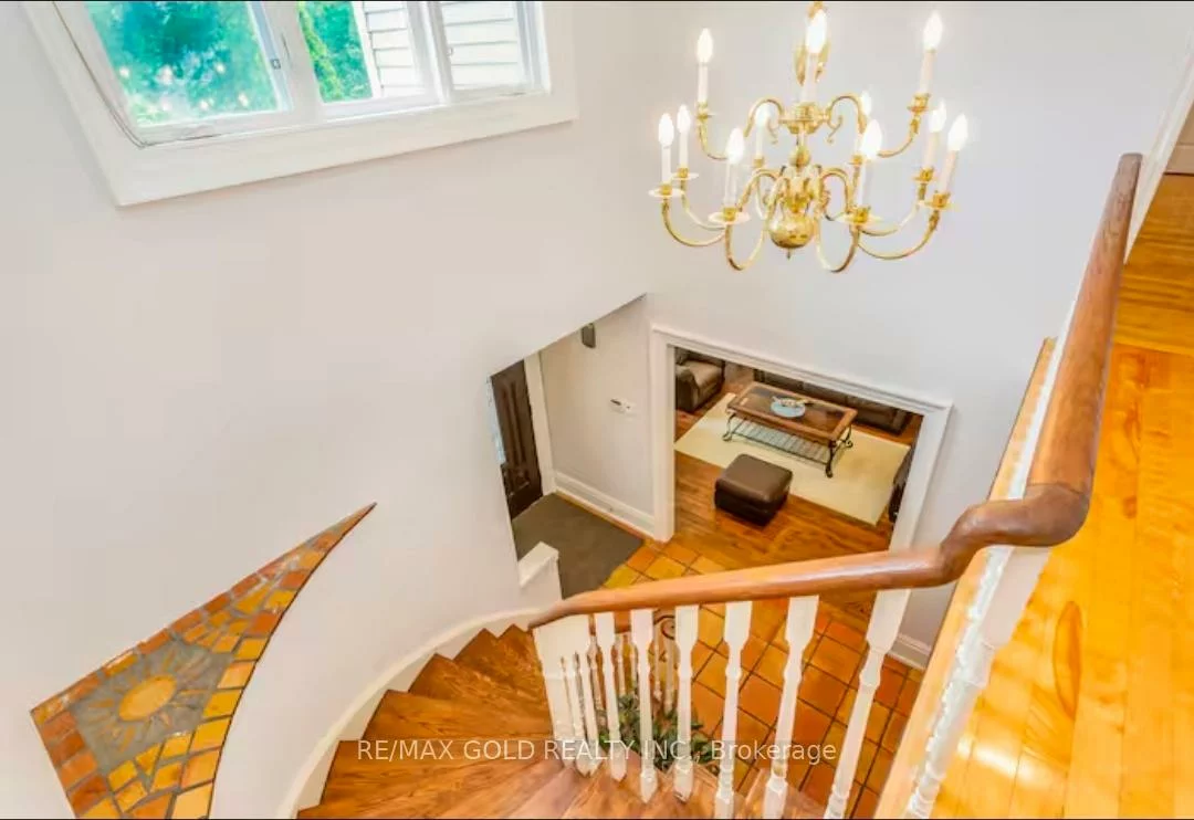 1749, Wembury, Lorne Park, Mississauga