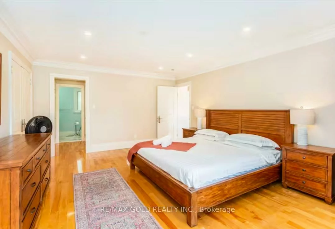 1749, Wembury, Lorne Park, Mississauga