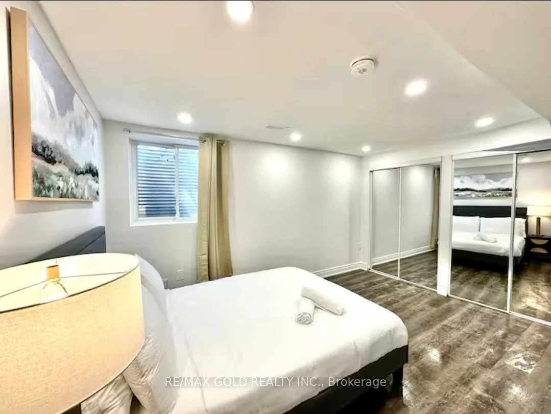 1749, Wembury, Lorne Park, Mississauga