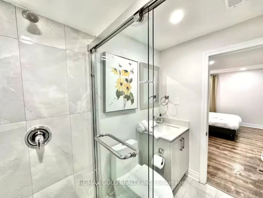 1749, Wembury, Lorne Park, Mississauga