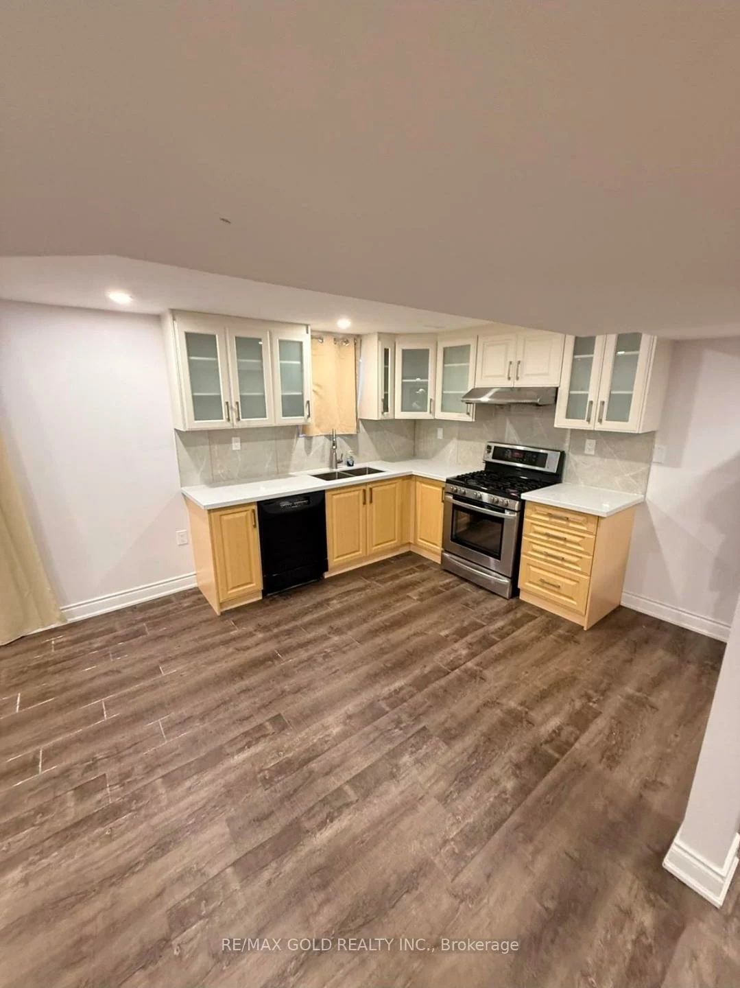 1749, Wembury, Lorne Park, Mississauga