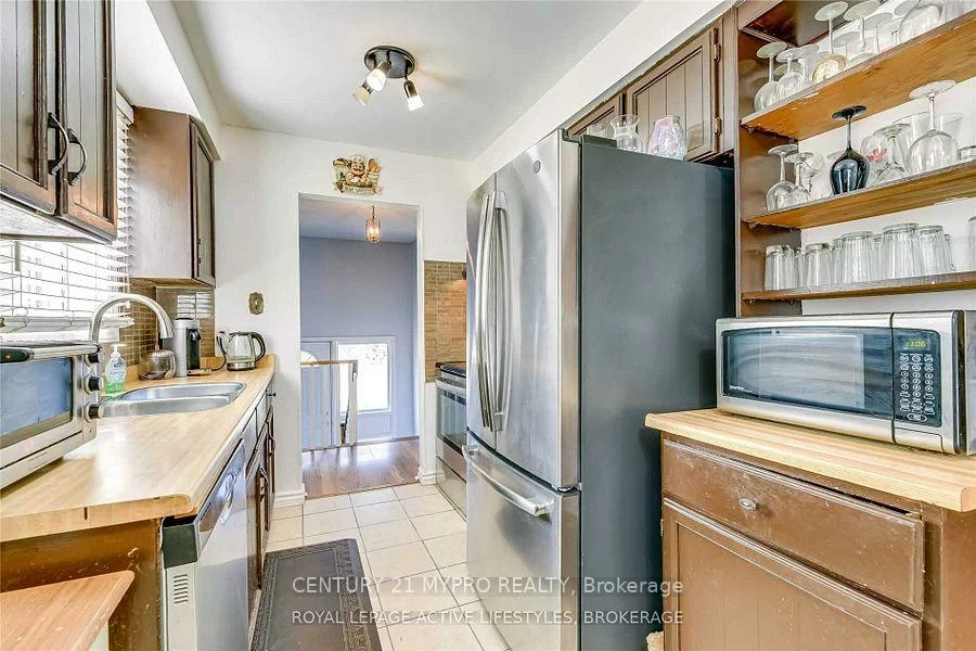 2383, Cobbinshaw, Meadowvale, Mississauga