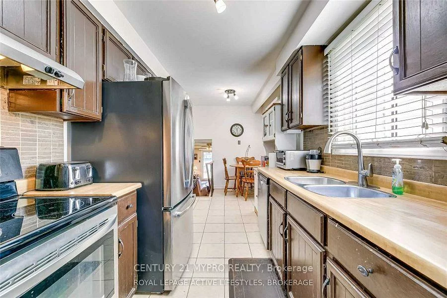 2383, Cobbinshaw, Meadowvale, Mississauga