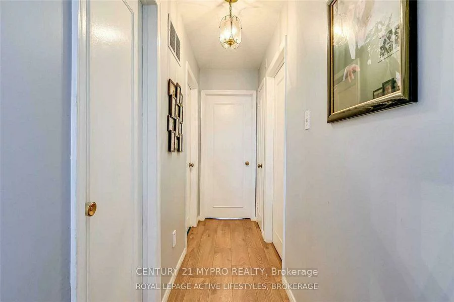 2383, Cobbinshaw, Meadowvale, Mississauga