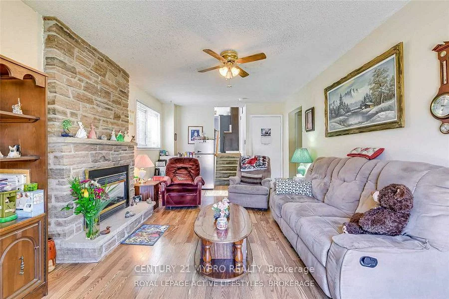 2383, Cobbinshaw, Meadowvale, Mississauga