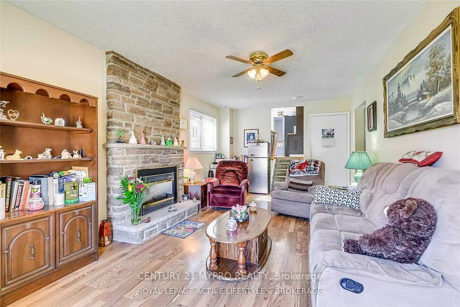 2383, Cobbinshaw, Meadowvale, Mississauga