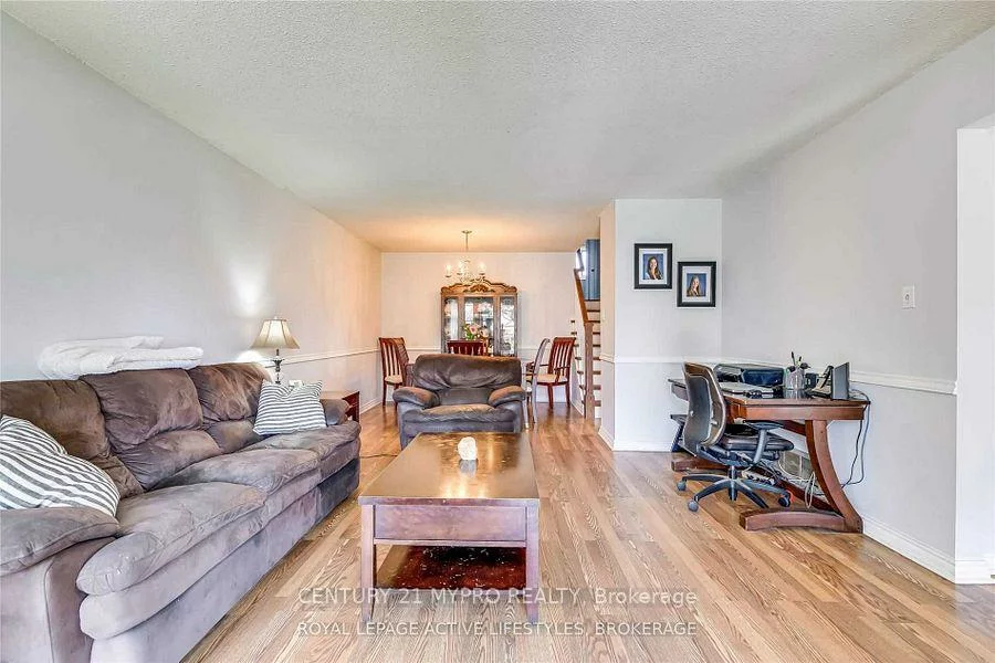 2383, Cobbinshaw, Meadowvale, Mississauga