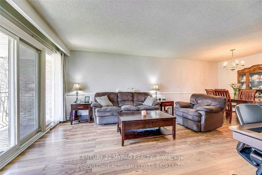 2383, Cobbinshaw, Meadowvale, Mississauga