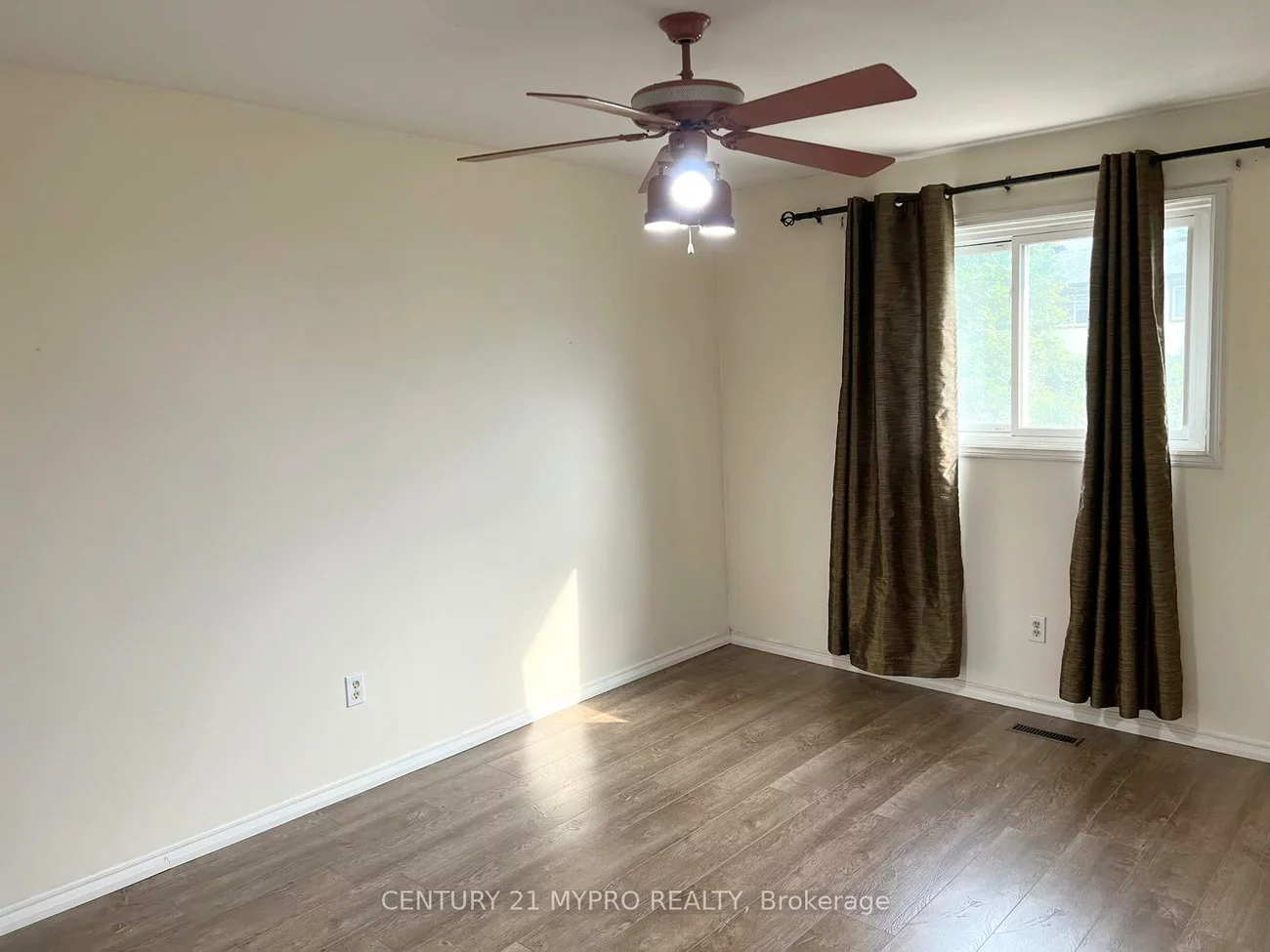 2383, Cobbinshaw, Meadowvale, Mississauga