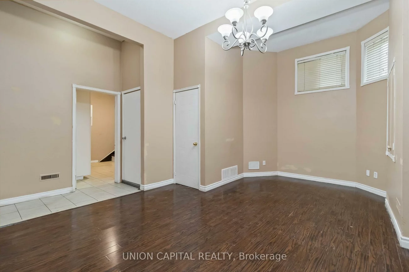 639, Twain, Meadowvale Village, Mississauga