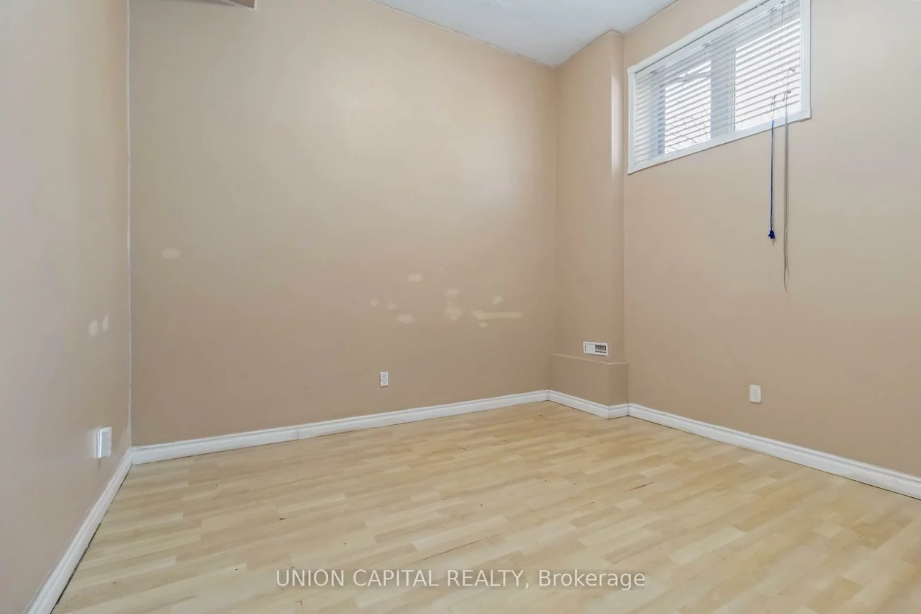 639, Twain, Meadowvale Village, Mississauga