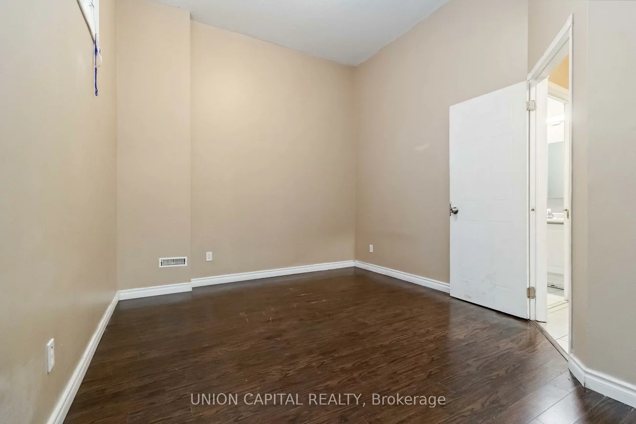 639, Twain, Meadowvale Village, Mississauga