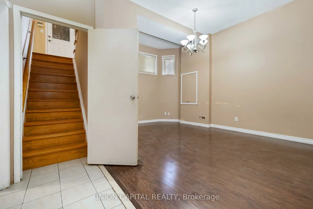 639, Twain, Meadowvale Village, Mississauga