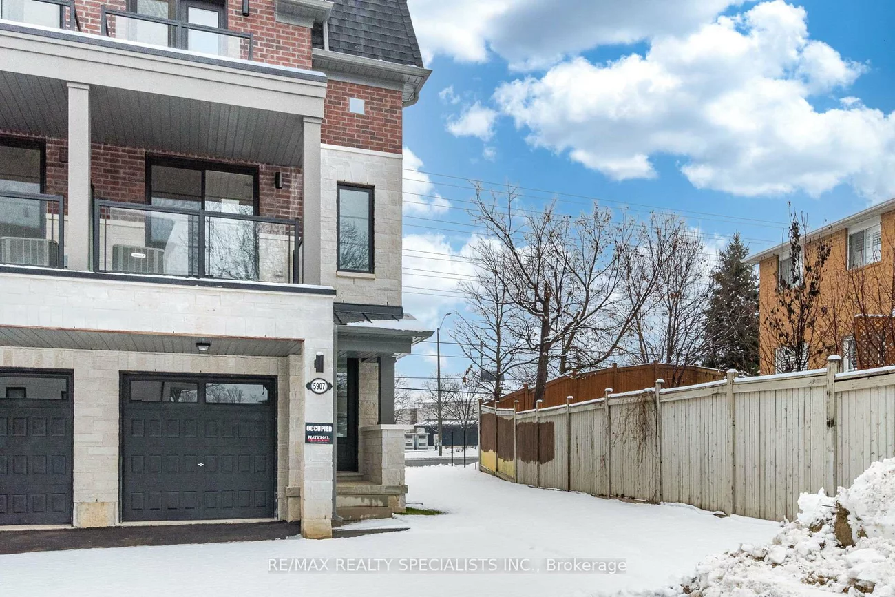 5907, Saigon, East Credit, Mississauga