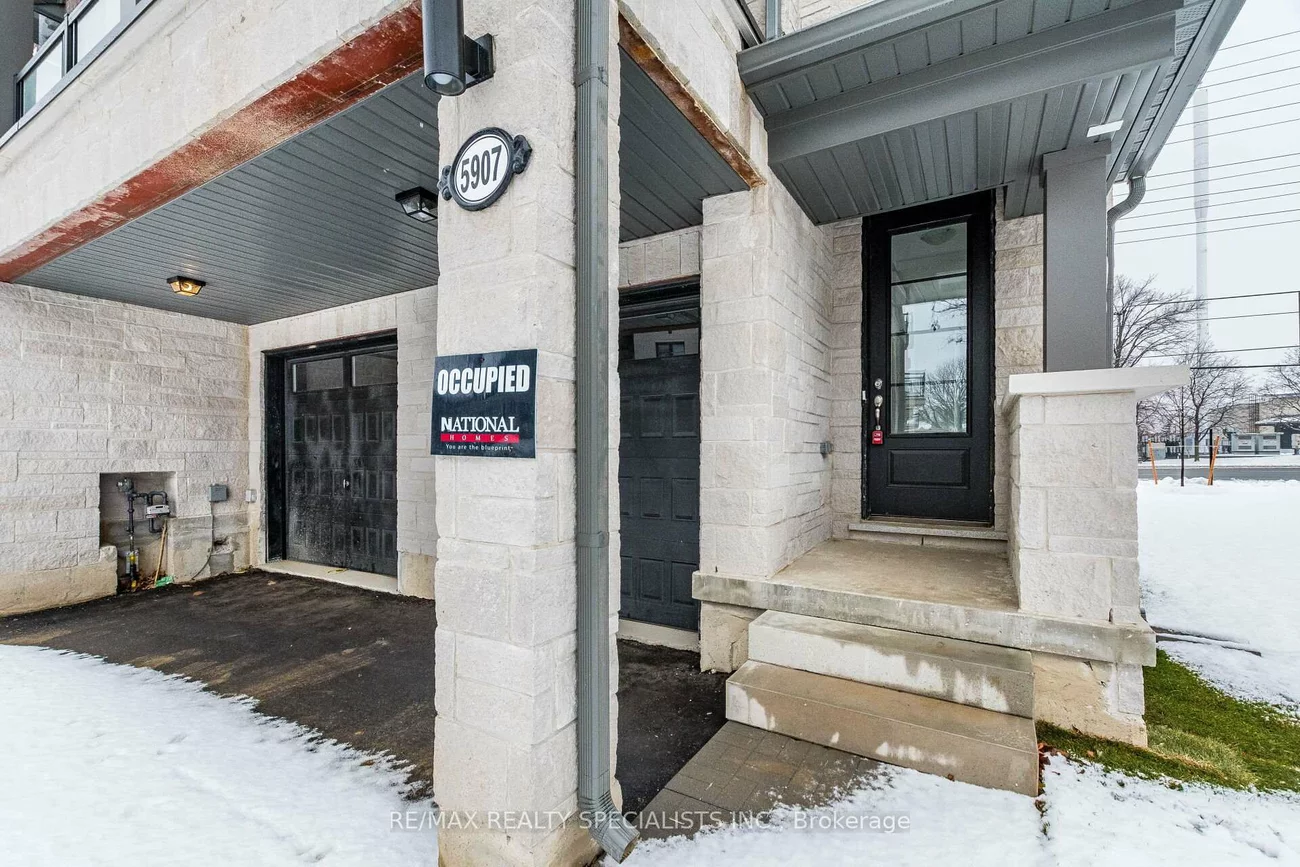 5907, Saigon, East Credit, Mississauga