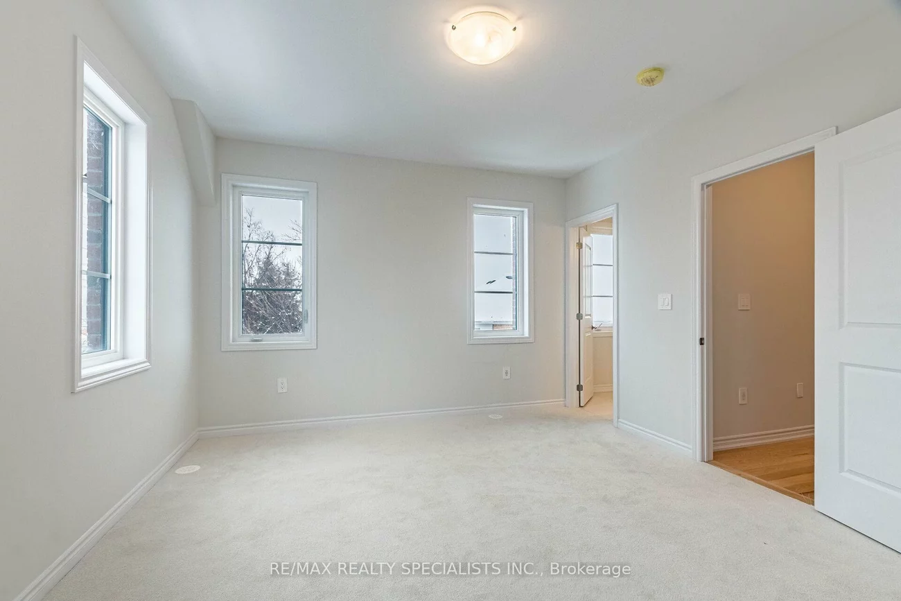 5907, Saigon, East Credit, Mississauga