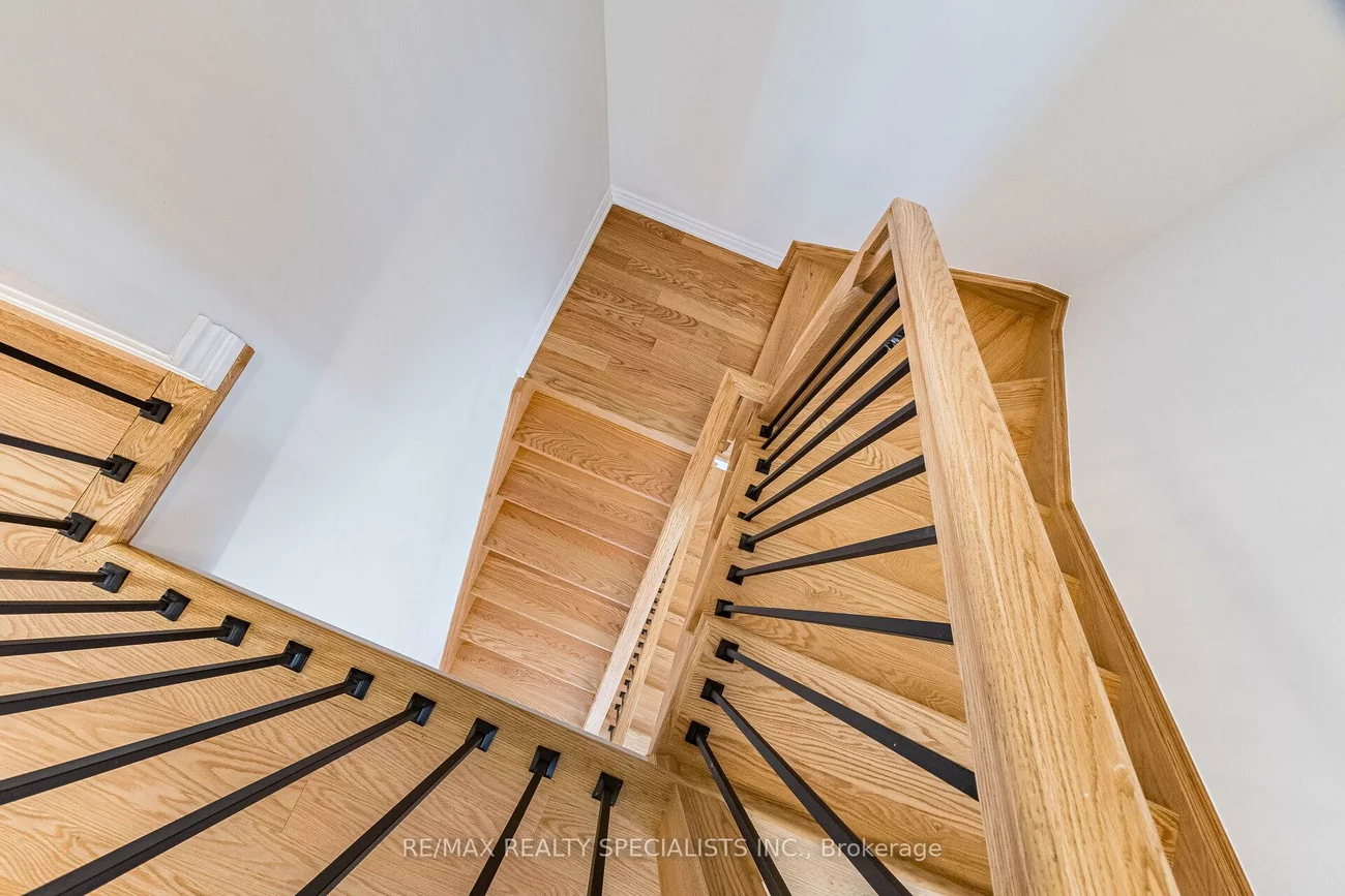 5907, Saigon, East Credit, Mississauga