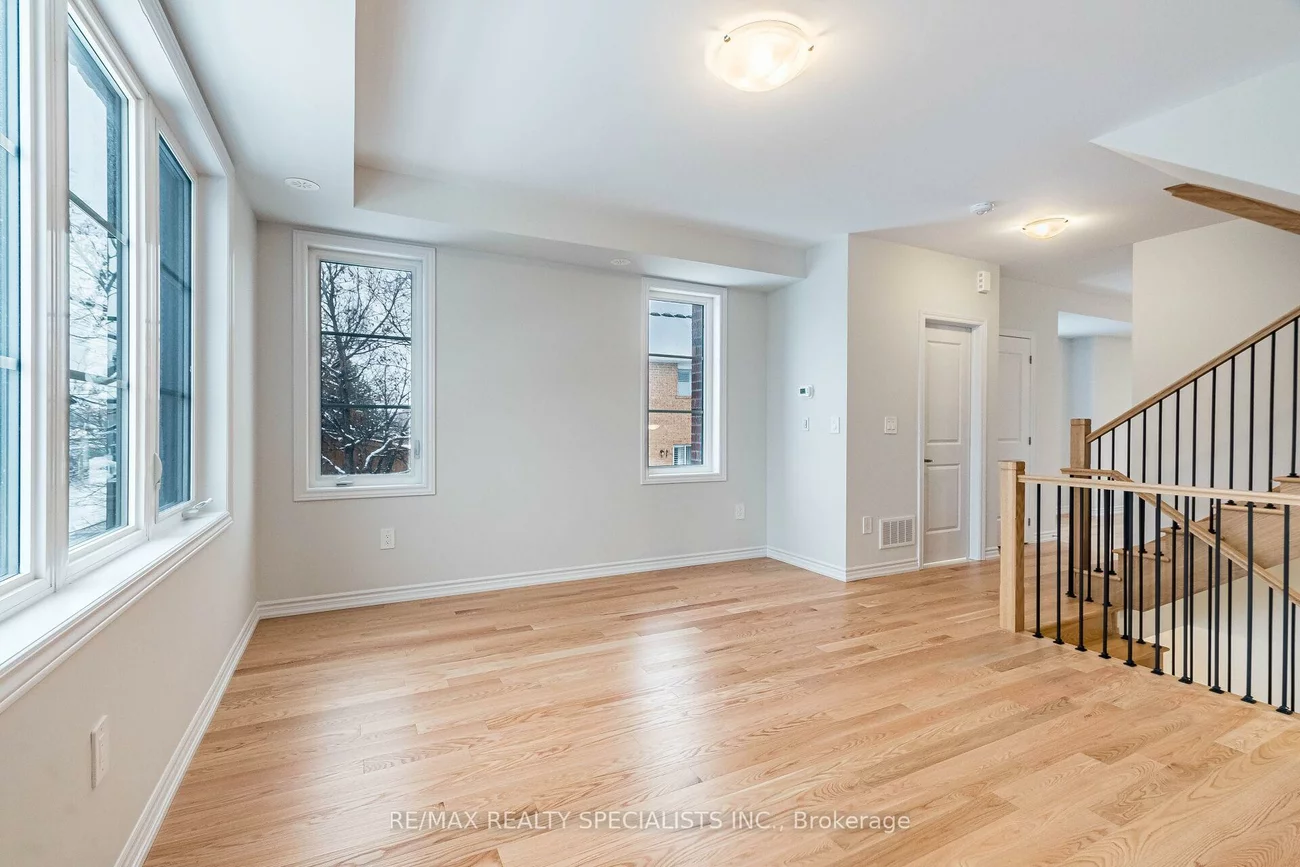 5907, Saigon, East Credit, Mississauga