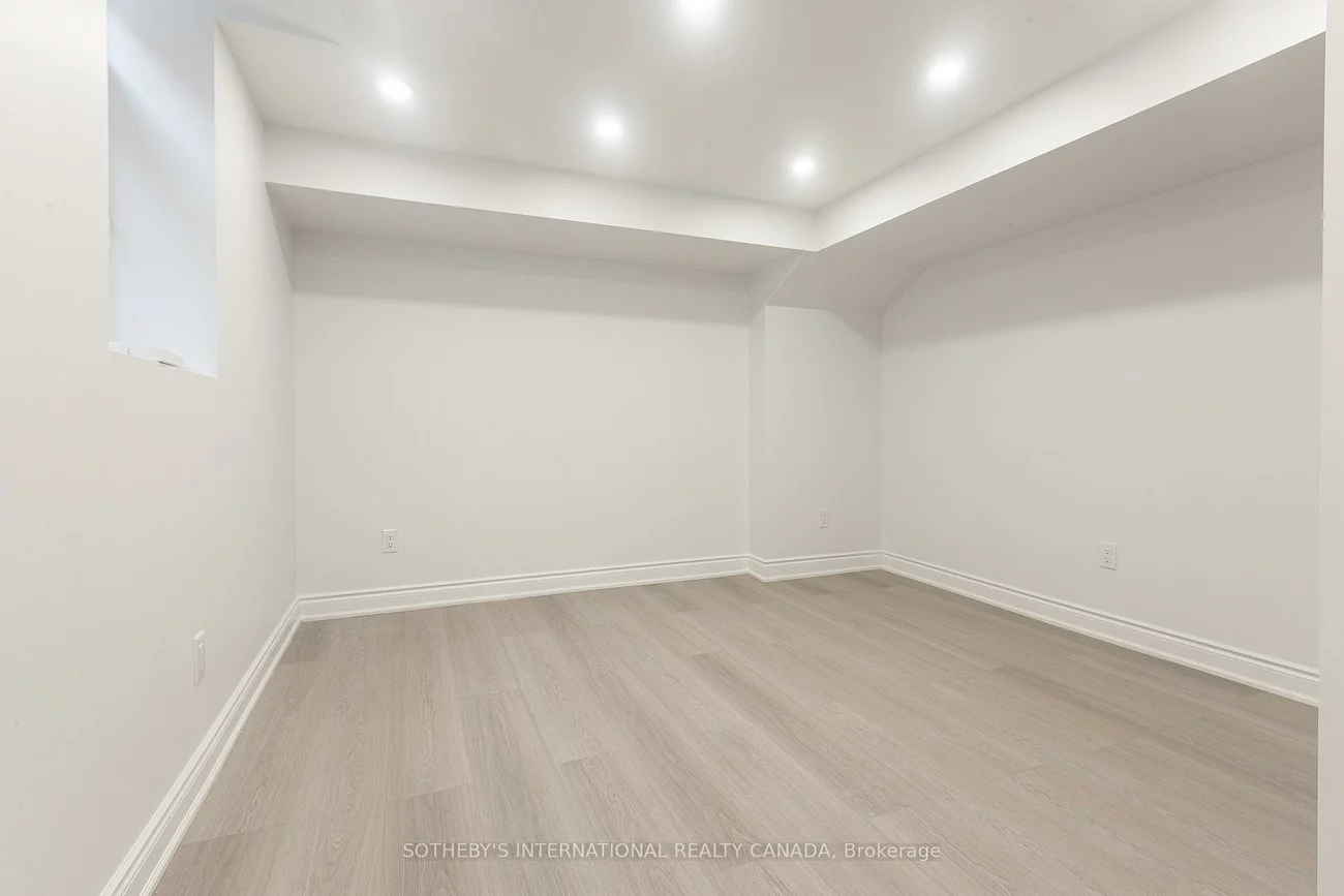 1182, Blueheron, East Credit, Mississauga